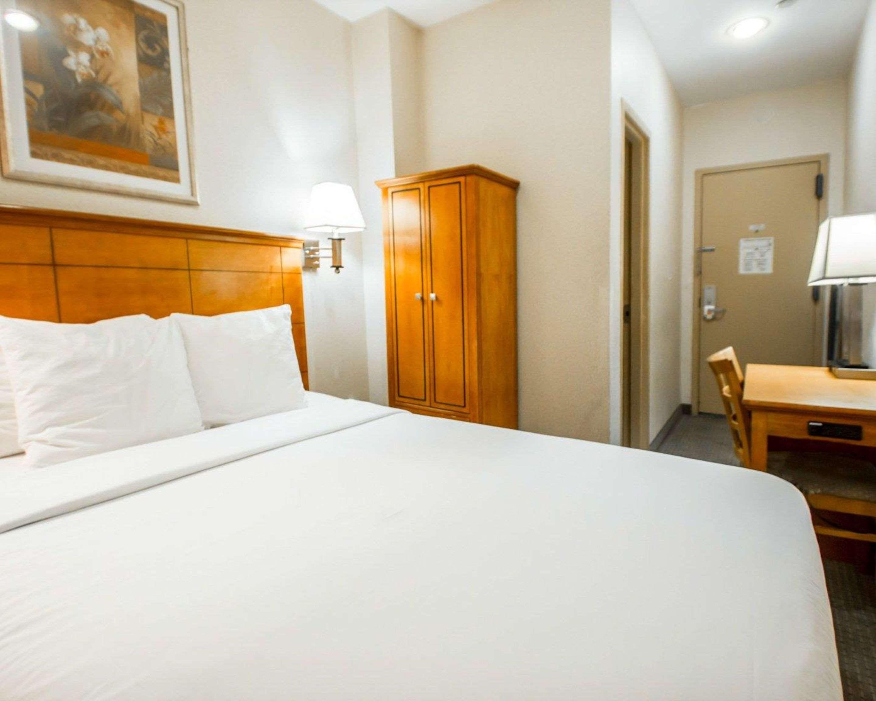 อีโคโน ลอดจ์ ไทม์สแควร์ นิวยอร์ก Hotel ภายนอก รูปภาพ