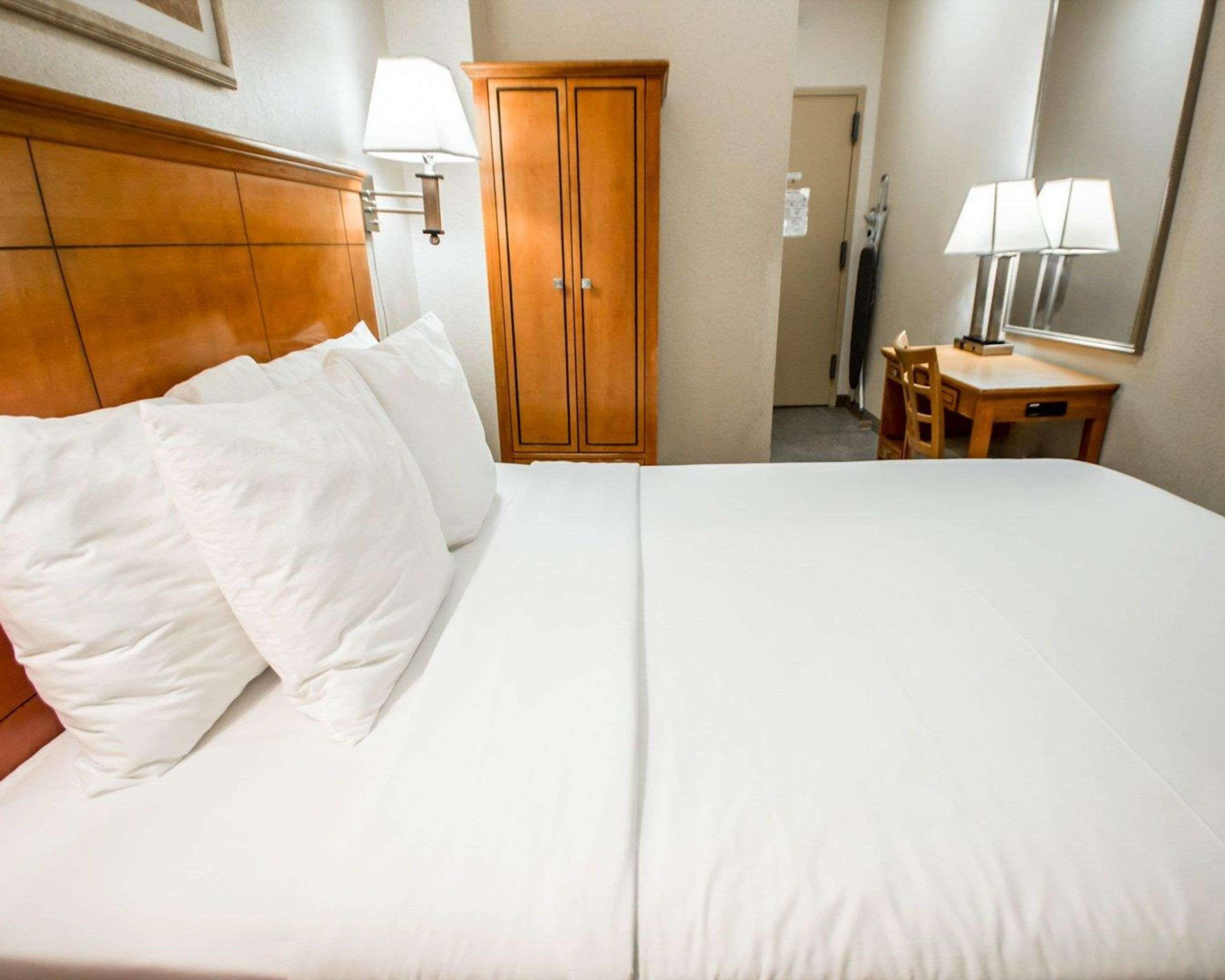 อีโคโน ลอดจ์ ไทม์สแควร์ นิวยอร์ก Hotel ภายนอก รูปภาพ